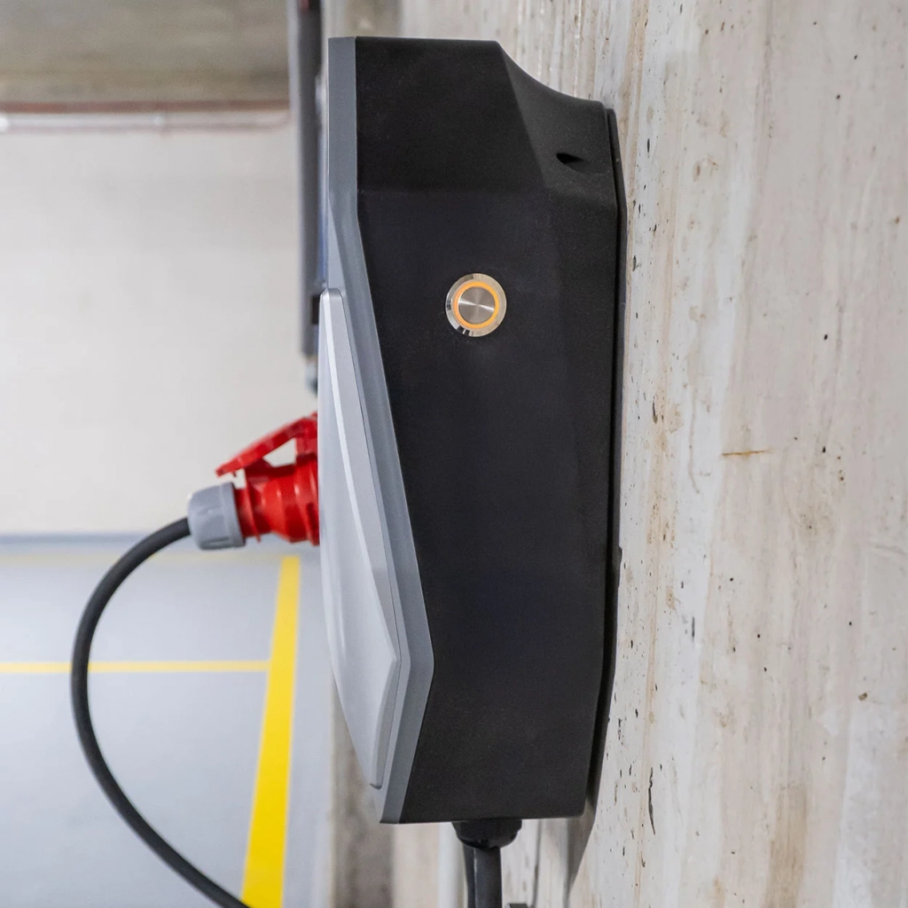04842 Incarcator auto electric de perete, EV wallbox trifazat 11kW 16A 400V